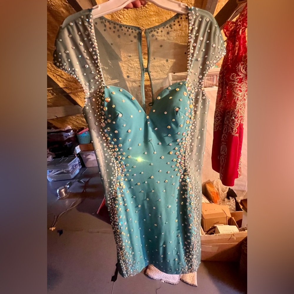 Exquisite beaded aqua size 4 short gown.